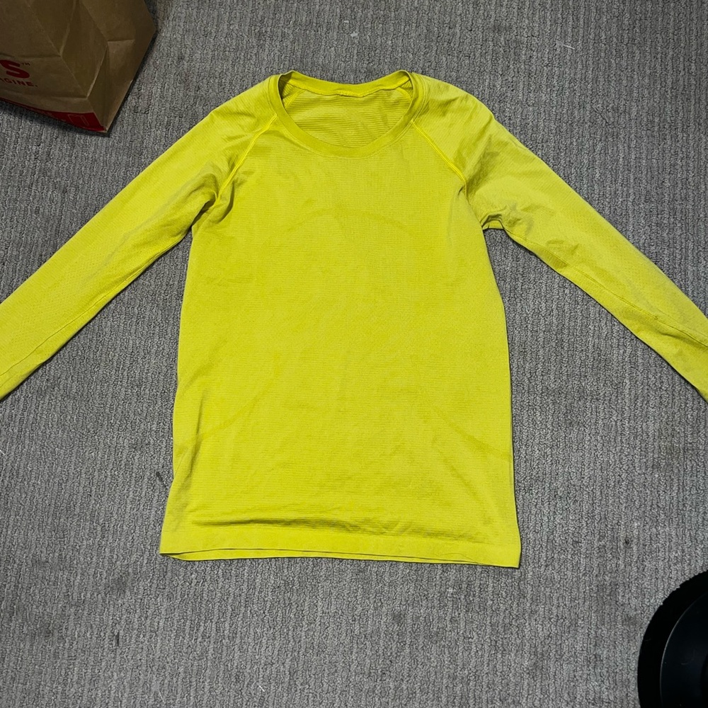 Lululemon swiftly top